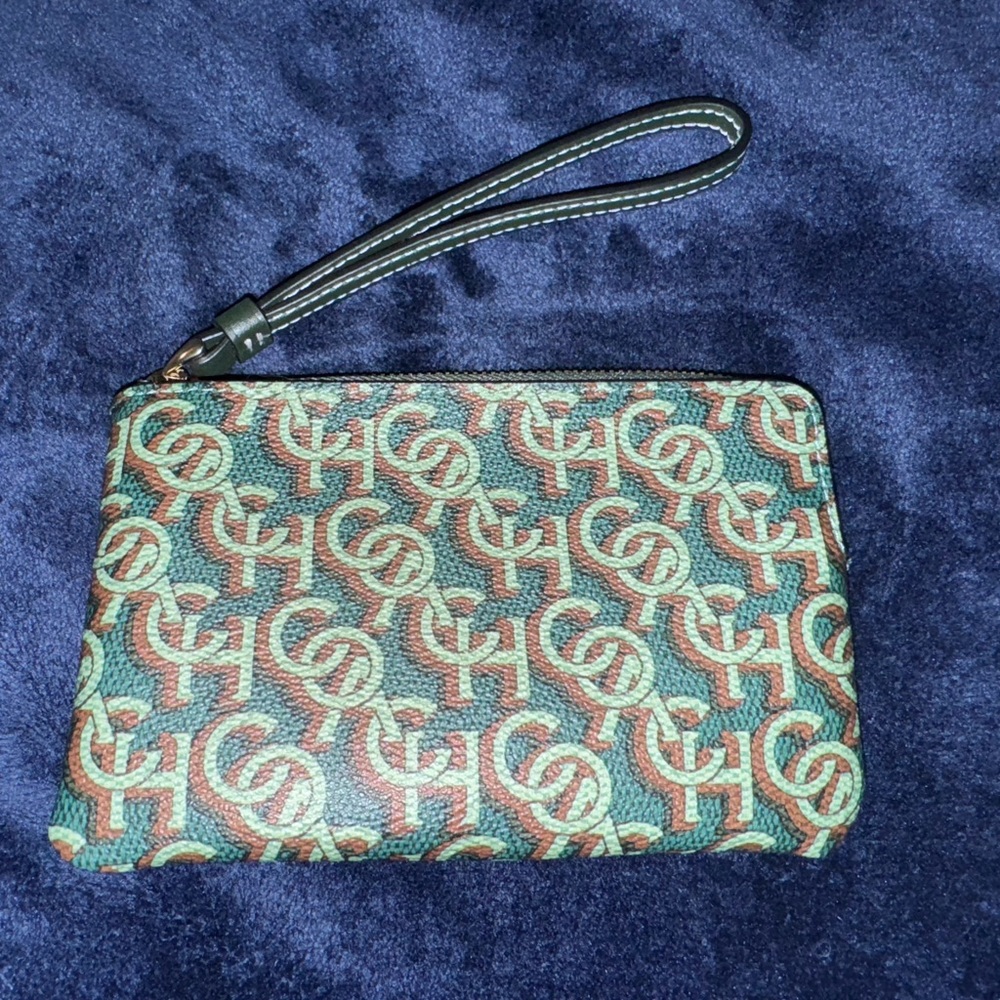 NWT Coach Logo Leather Zip Wristlet